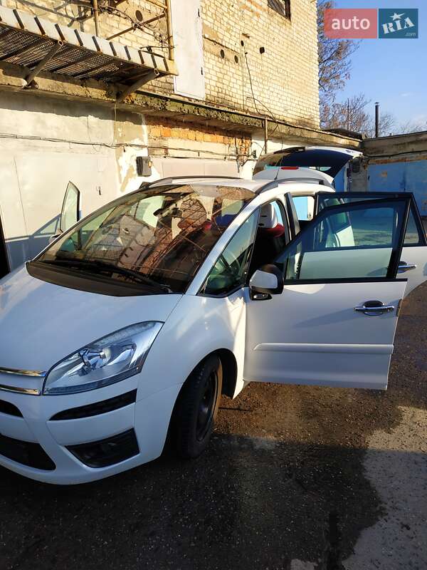 Мінівен Citroen Grand C4 Picasso 2011 в Южноукраїнську