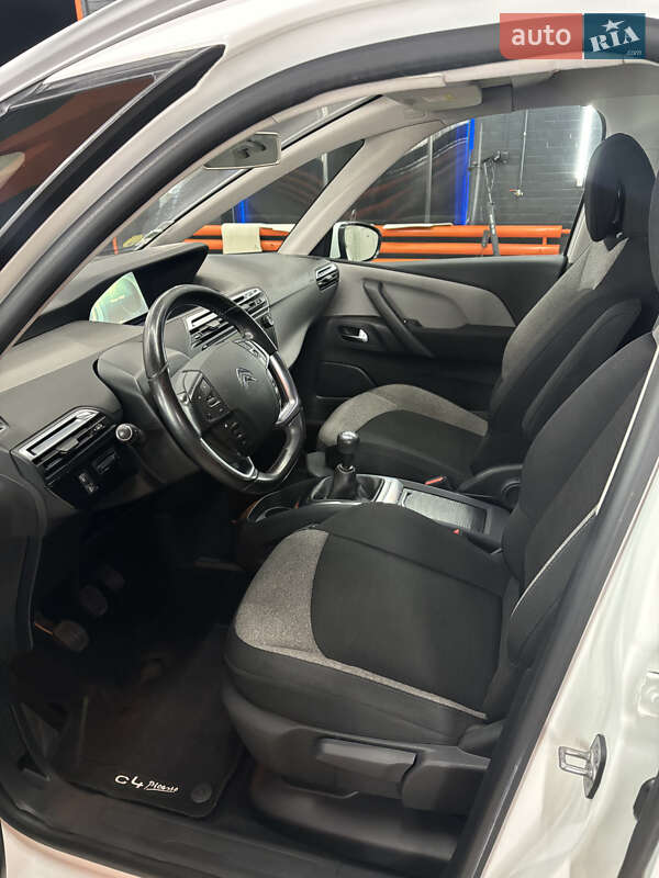 Минивэн Citroen Grand C4 Picasso 2015 в Киеве фото 9 Минивэн Citroen Grand C4 Picasso 2015 в Киеве