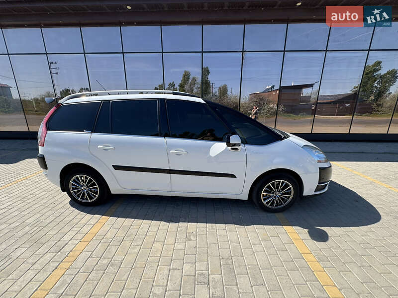 Минивэн Citroen Grand C4 Picasso 2010 в Каролине-Бугазе