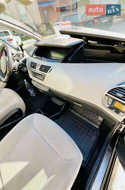 Минивэн Citroen Grand C4 Picasso 2010 в 