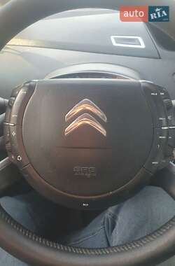 Минивэн Citroen Grand C4 Picasso 2011 в 
