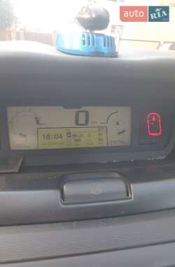 Минивэн Citroen Grand C4 Picasso 2011 в 