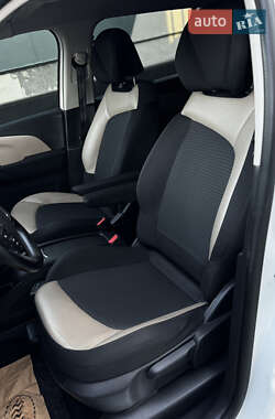 Минивэн Citroen Grand C4 Picasso 2014 в 