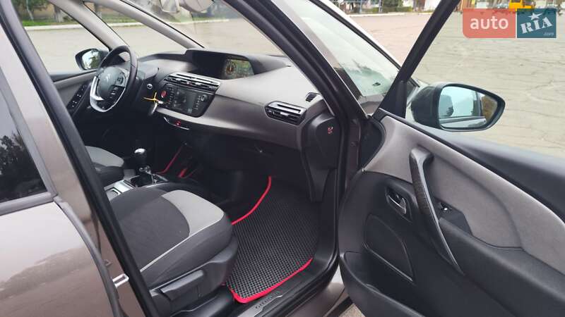 Минивэн Citroen Grand C4 Picasso 2016 в Новоархангельске