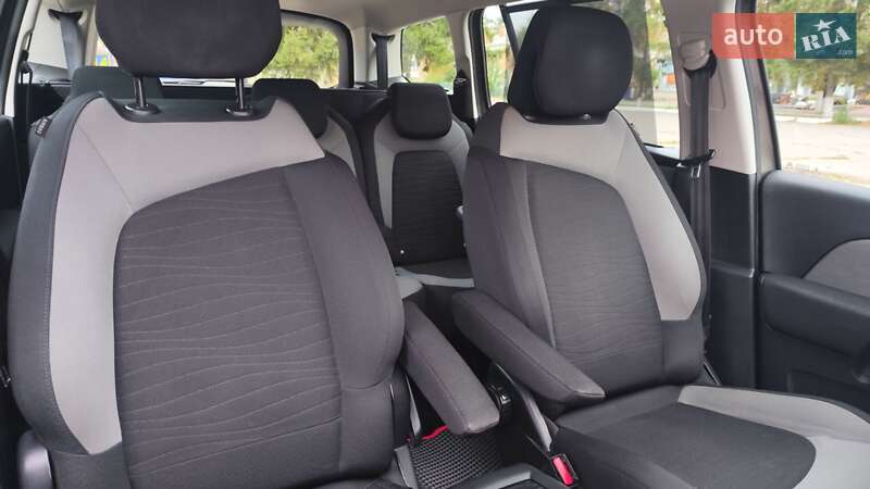 Минивэн Citroen Grand C4 Picasso 2016 в Новоархангельске