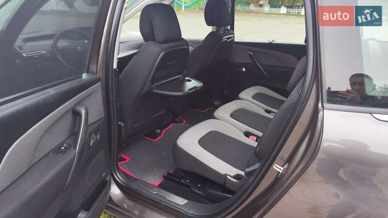 Минивэн Citroen Grand C4 Picasso 2016 в Новоархангельске