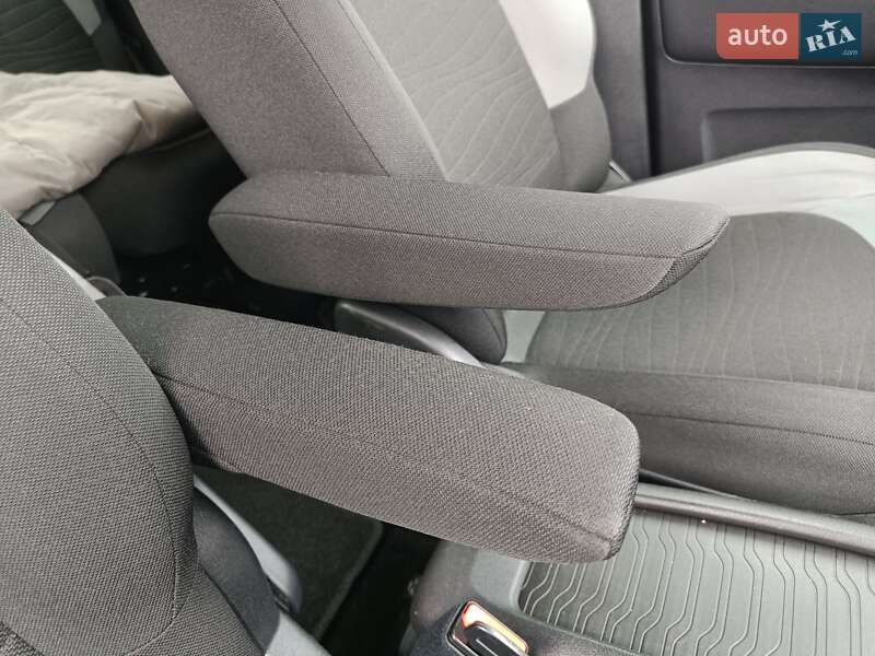 Минивэн Citroen Grand C4 Picasso 2014 в Калуше фото 57 Минивэн Citroen Grand C4 Picasso 2014 в Калуше