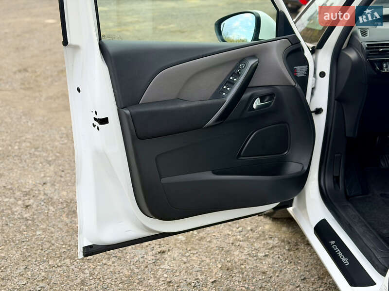 Минивэн Citroen Grand C4 Picasso 2015 в Ровно фото 19 Минивэн Citroen Grand C4 Picasso 2015 в Ровно
