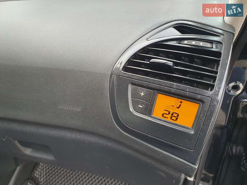 Минивэн Citroen Grand C4 Picasso 2008 в Стрые фото 37 Минивэн Citroen Grand C4 Picasso 2008 в Стрые