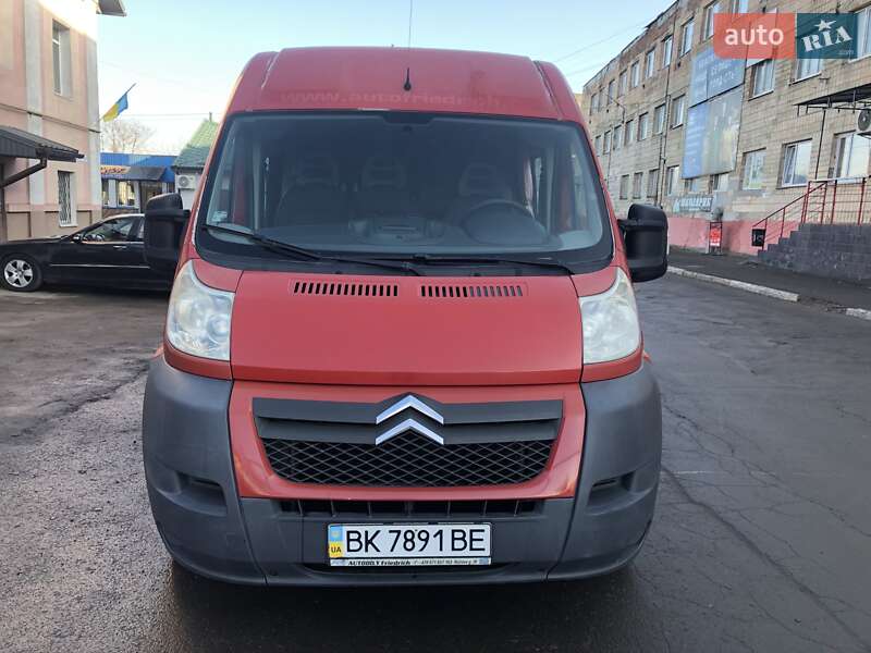 Грузопассажирский фургон Citroen Jumper 2006 в Ровно