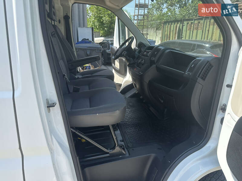 Вантажний фургон Citroen Jumper 2012 в Львові