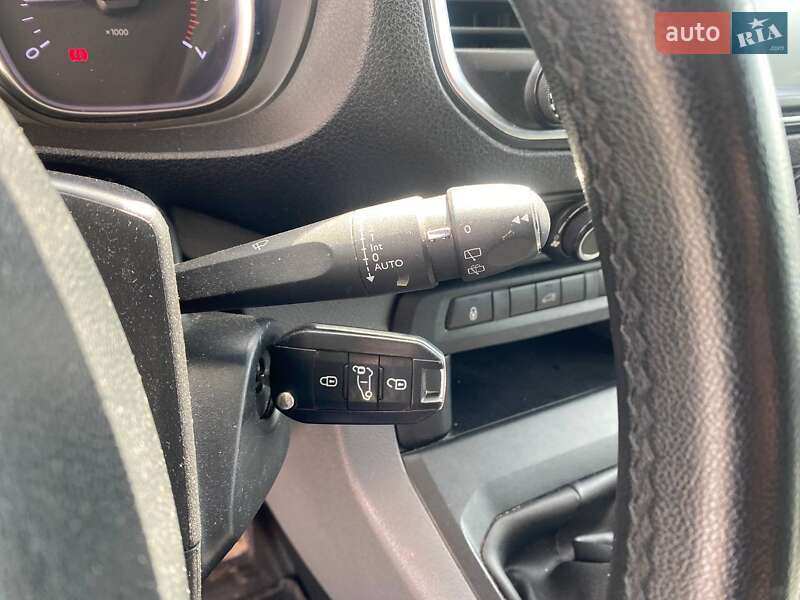 Грузопассажирский фургон Citroen Jumpy 2016 в Львове фото 15 Грузопассажирский фургон Citroen Jumpy 2016 в Львове