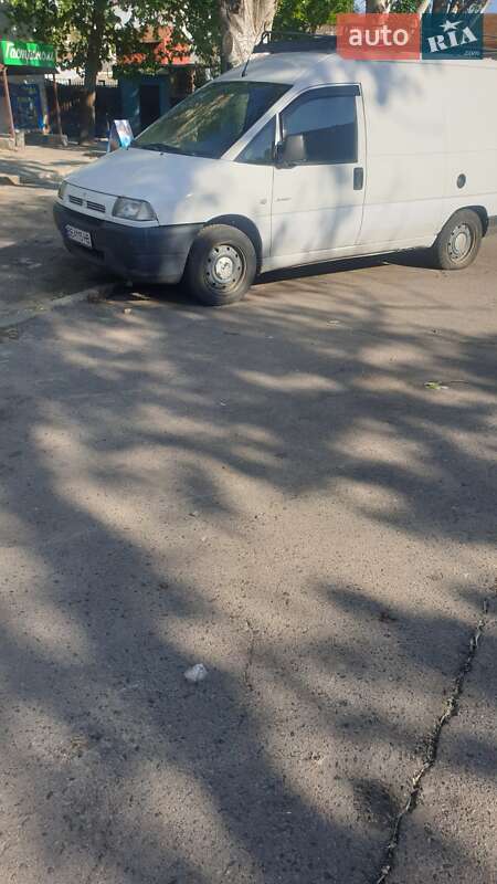 Грузопассажирский фургон Citroen Jumpy 2003 в 