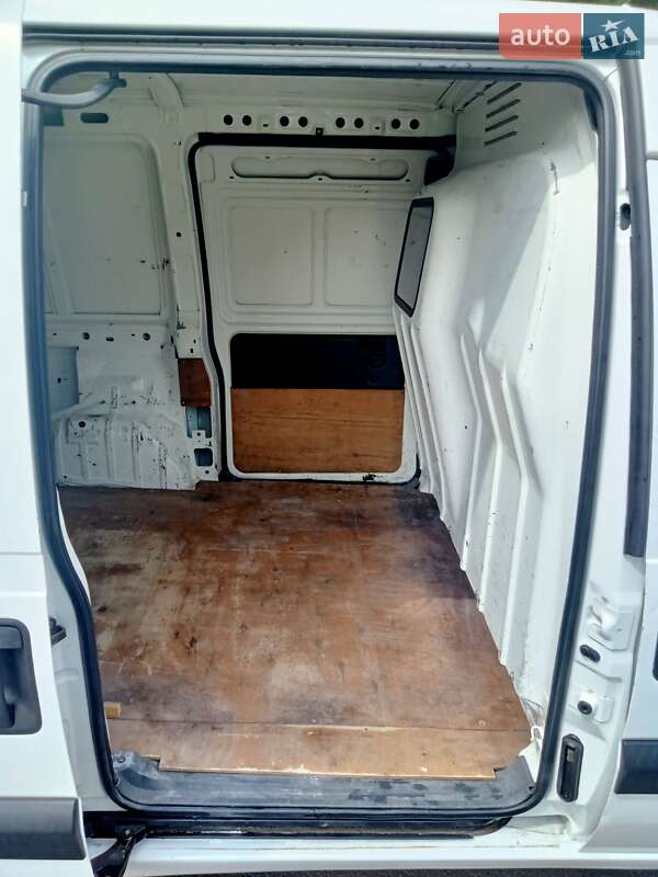 Вантажний фургон Citroen Jumpy 2005 в Рівному