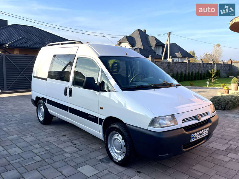 Вантажний фургон Citroen Jumpy 2001 в Рівному