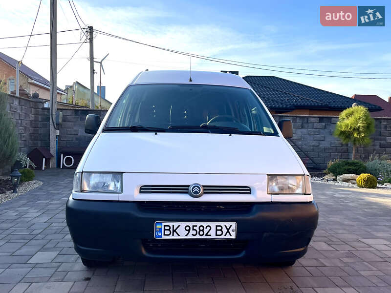 Вантажний фургон Citroen Jumpy 2001 в Рівному