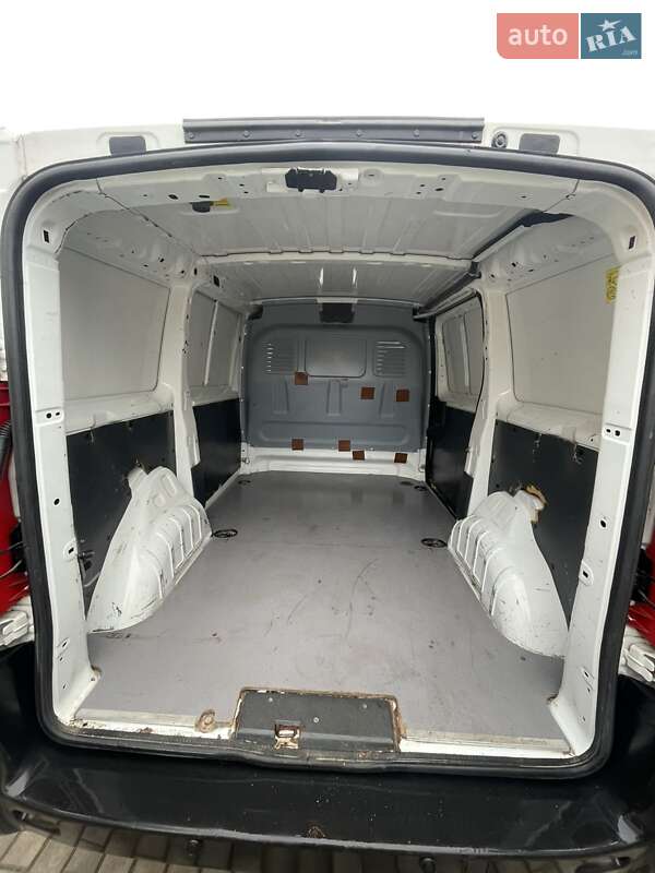 Вантажний фургон Citroen Jumpy 2015 в Луцьку