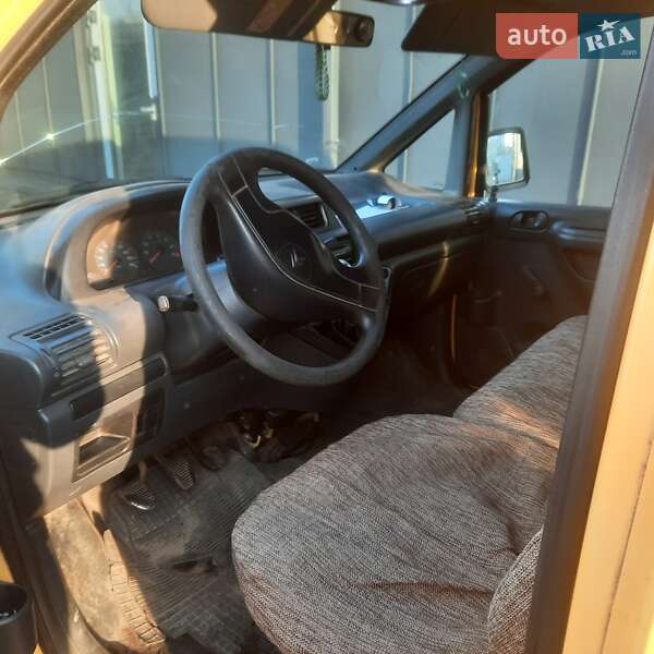 Вантажний фургон Citroen Jumpy 2000 в Львові