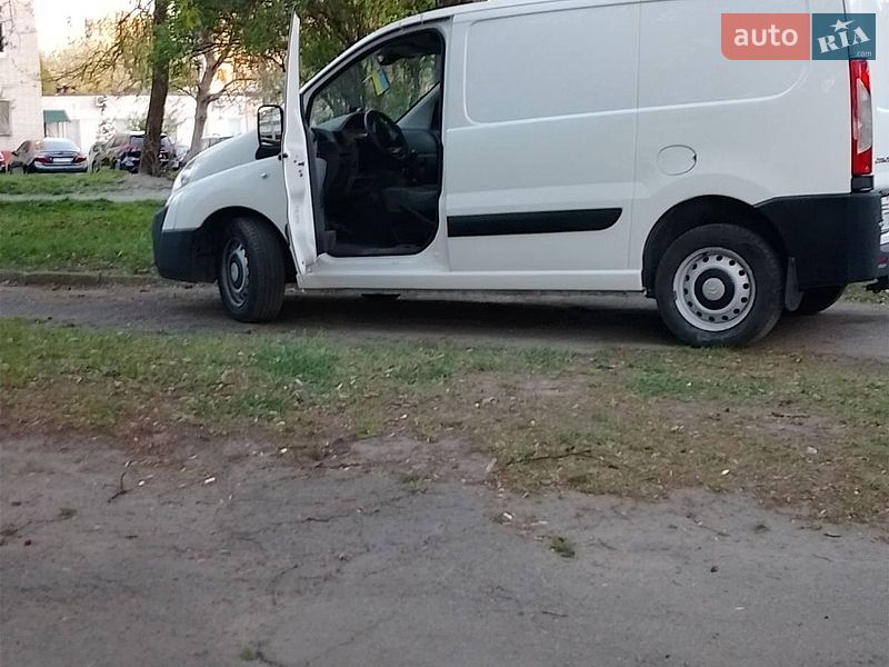 Грузовой фургон Citroen Jumpy 2011 в Львове