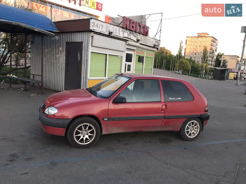 Хетчбек Citroen Saxo 1999 в Києві
