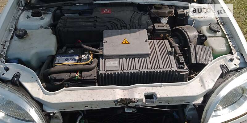 Хетчбек Citroen Saxo 2000 в Чернівцях