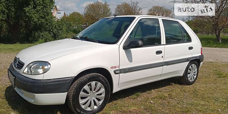 Хетчбек Citroen Saxo 2000 в Чернівцях