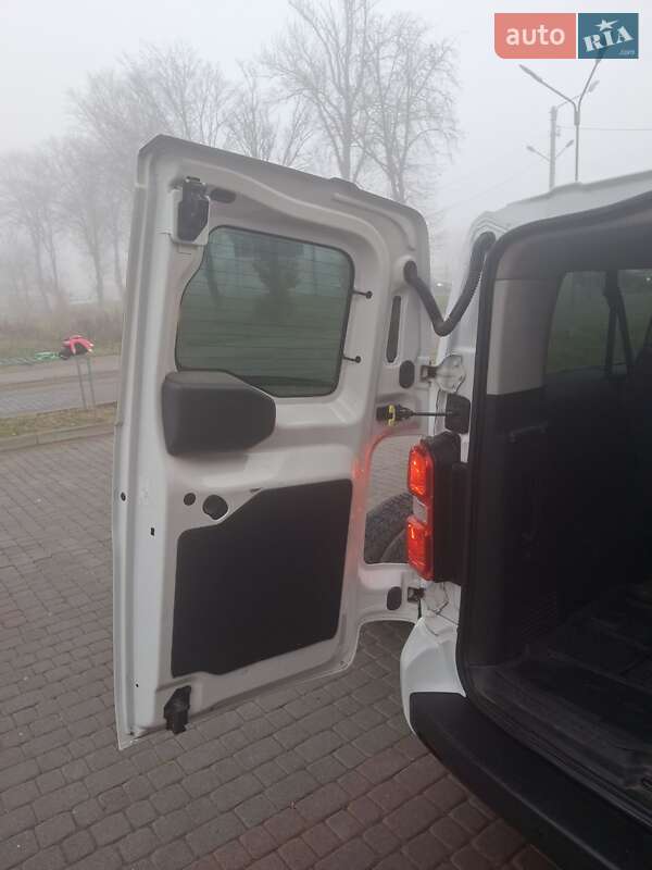 Минивэн Citroen SpaceTourer 2017 в Ивано-Франковске фото 30 Минивэн Citroen SpaceTourer 2017 в Ивано-Франковске