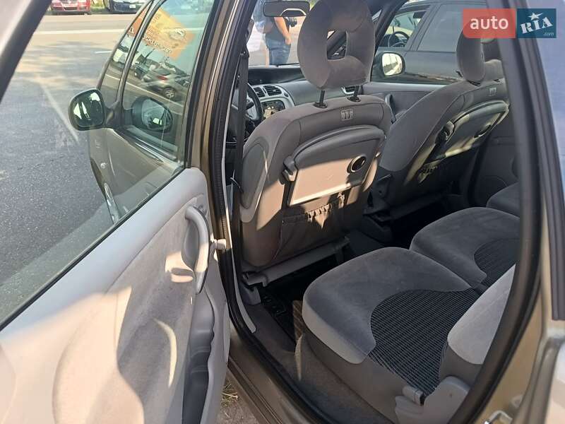 Минивэн Citroen Xsara Picasso 2010 в Ровно фото 4 Минивэн Citroen Xsara Picasso 2010 в Ровно