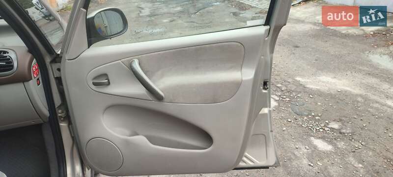 Мінівен Citroen Xsara Picasso 2005 в Львові фото 16 Мінівен Citroen Xsara Picasso 2005 в Львові