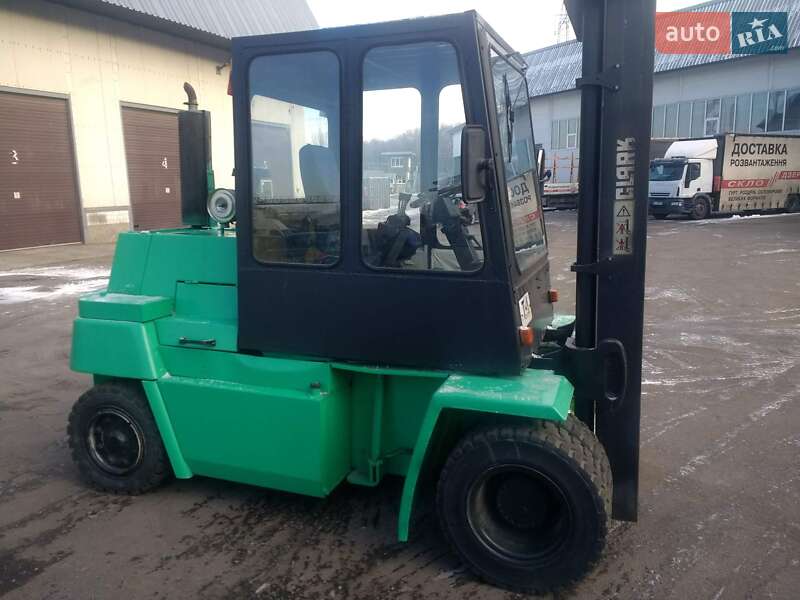 Вилочний навантажувач Clark C 1996 в Києві