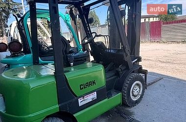 Вилочный погрузчик Clark CDP 2007 в Чемеровцах