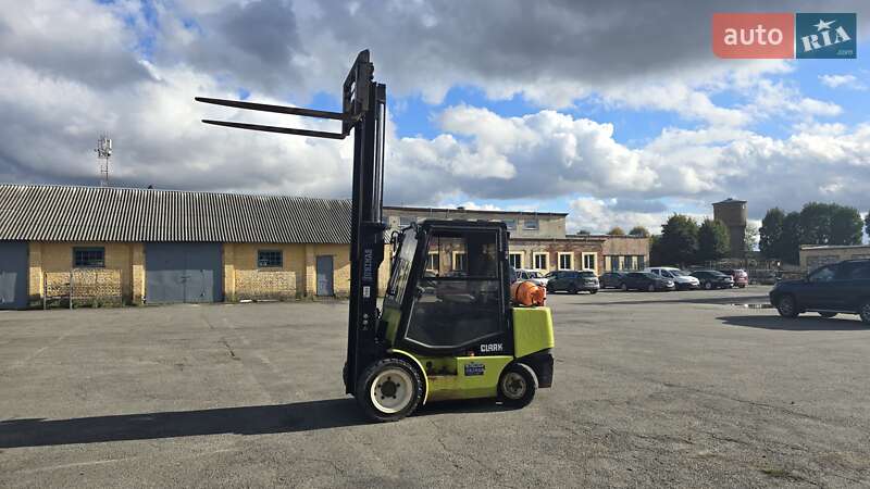 Вилочный погрузчик Clark CGP 1997 в Луцке