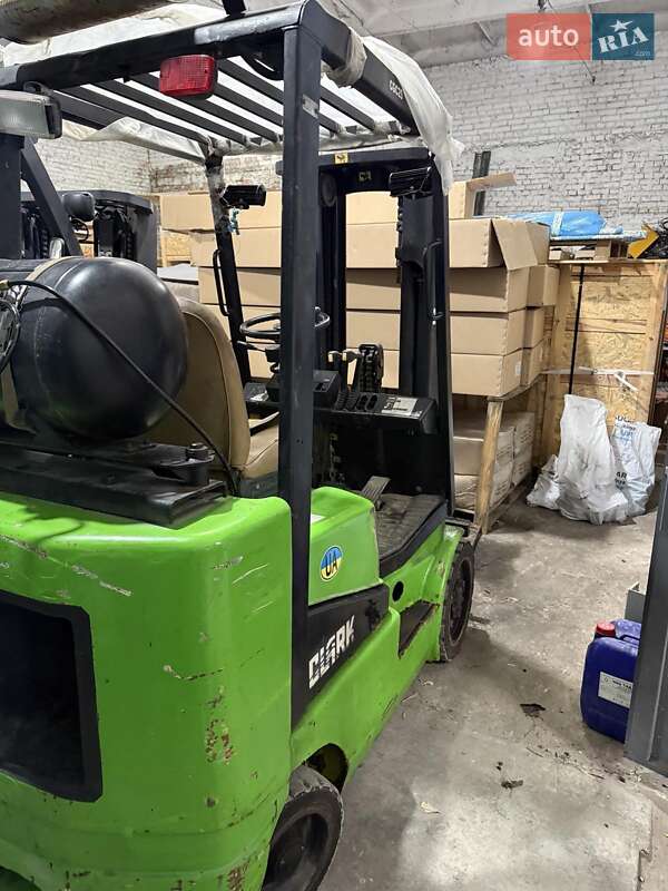 Вилочный погрузчик Clark CGP 1997 в Хмельницком