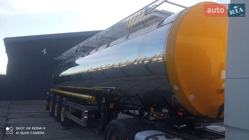Цистерна Clayton Commercial S1 2002 в Житомире