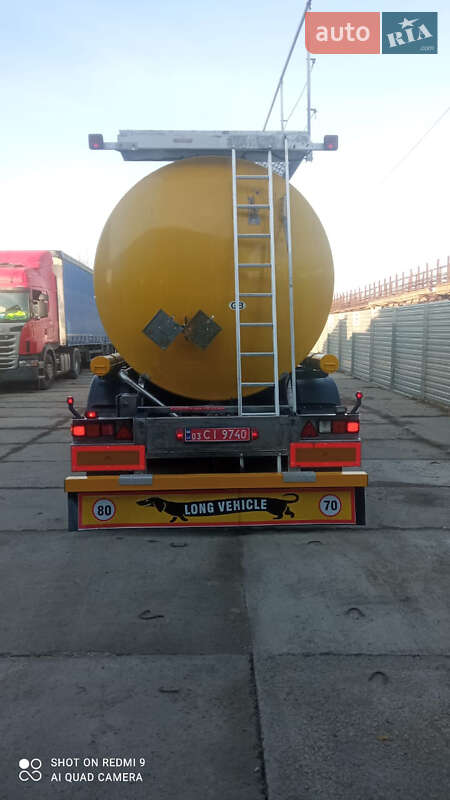 Цистерна Clayton Commercial S1 2002 в Житомире