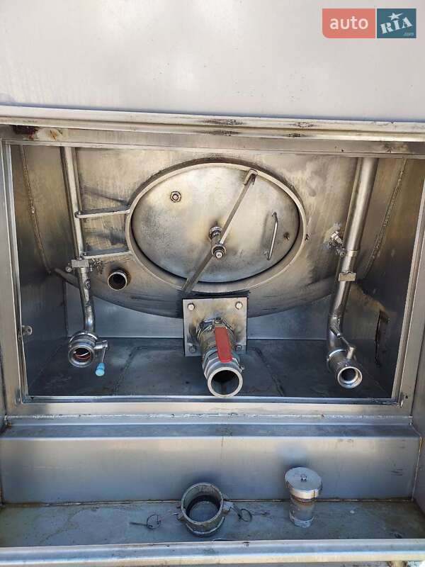 Цистерна напівпричіп Clayton СС 1990 в Одесі фото 8 Цистерна напівпричіп Clayton СС 1990 в Одесі