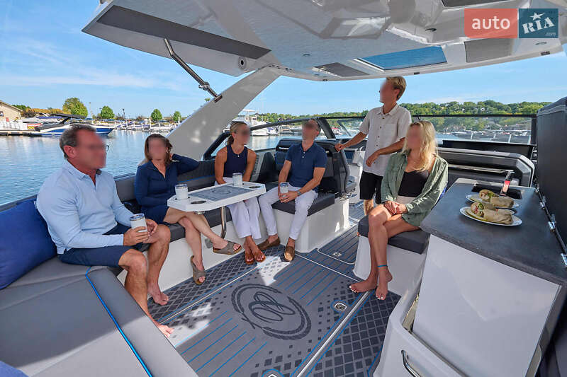 Катер Cobalt 303 2025 в Киеве