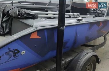 Лодка Crestliner Storm 2010 в Киеве