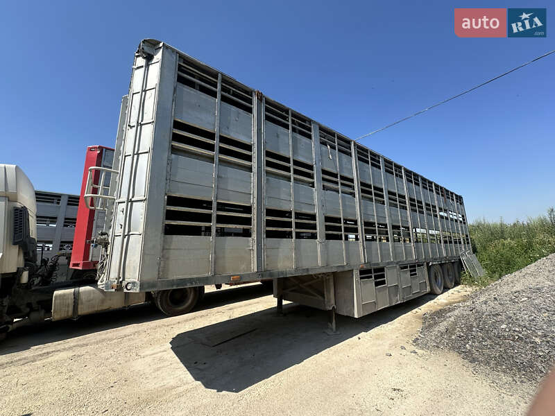 Для перевозки животных - полуприцеп CUPPERS LVO 1993 в Красилове