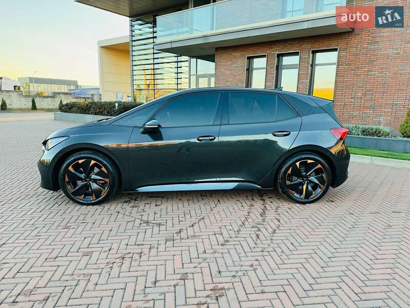 Хэтчбек Cupra Born 2022 в Мукачево