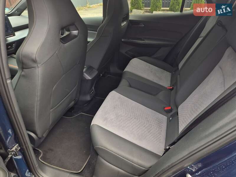 Хэтчбек Cupra Born 2024 в Киеве