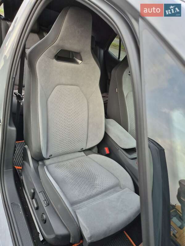 Хэтчбек Cupra Born 2024 в Мукачево