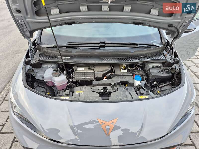 Хэтчбек Cupra Born 2024 в Мукачево