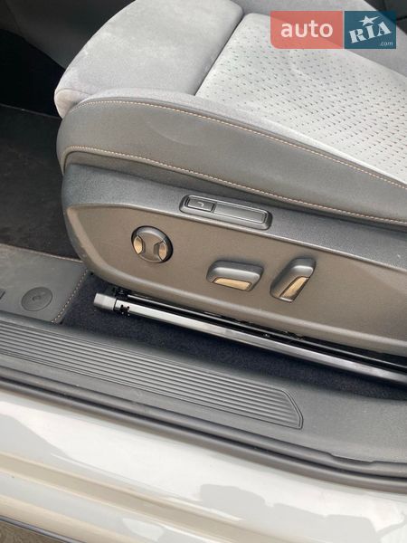 Хэтчбек Cupra Born 2023 в Тысменице