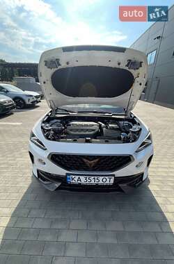 Позашляховик / Кросовер Cupra Formentor 2024 в 