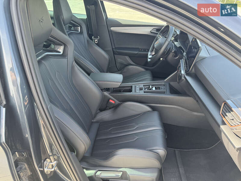 Универсал Cupra Leon Sportstourer 2023 в Киеве фото 39 Универсал Cupra Leon Sportstourer 2023 в Киеве
