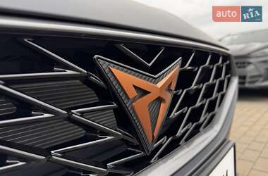 Хэтчбек Cupra Leon 2024 в 