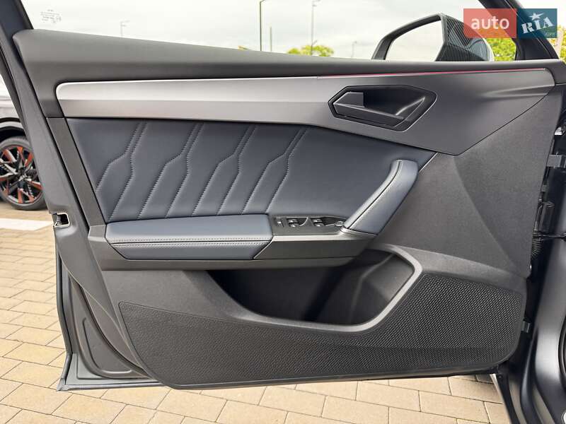 Хетчбек Cupra Leon 2024 в Києві фото 29 Хетчбек Cupra Leon 2024 в Києві