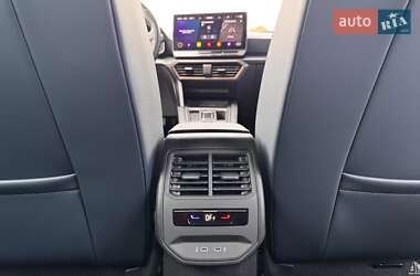 Хэтчбек Cupra Leon 2024 в 