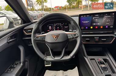 Хэтчбек Cupra Leon 2024 в 